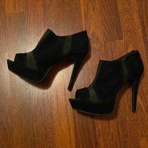 Black Heel size 8.5 (slightly used)